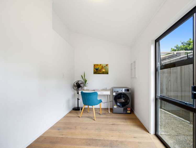 8B Eastwood Rise Browns Bay_21