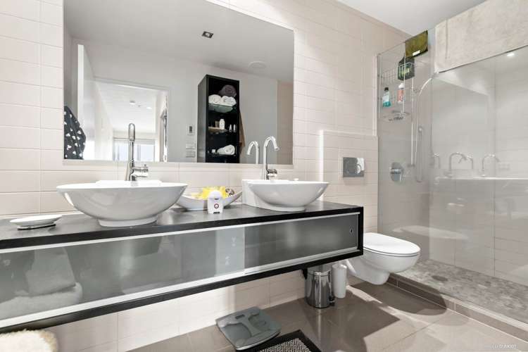 6/16 Beach Front Lane Browns Bay_11