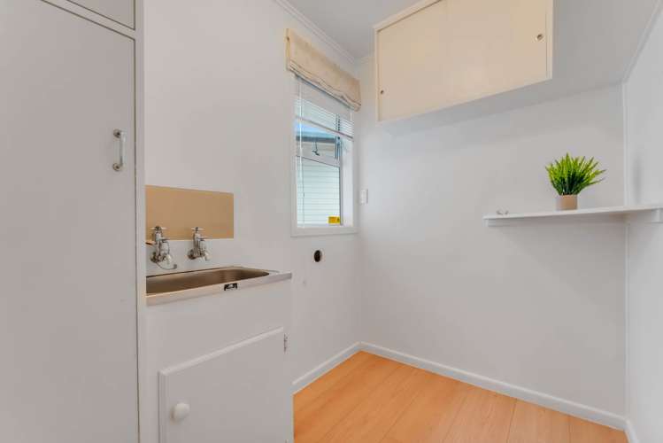 17 Kimber Hall Avenue Mt Roskill_11