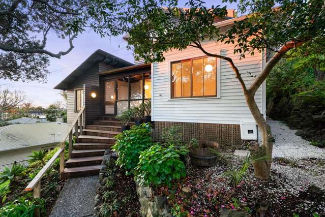 ONE HOUSE, TWO MANY - VENDOR IN THE SELLING ZONE