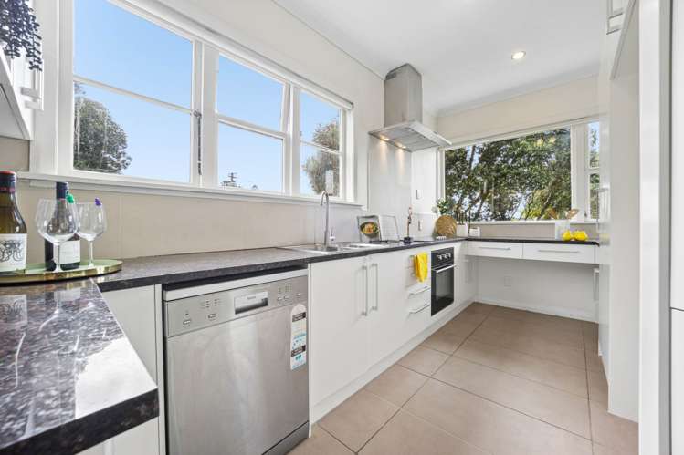 105 & 105A Richardson Road Mt Albert_10