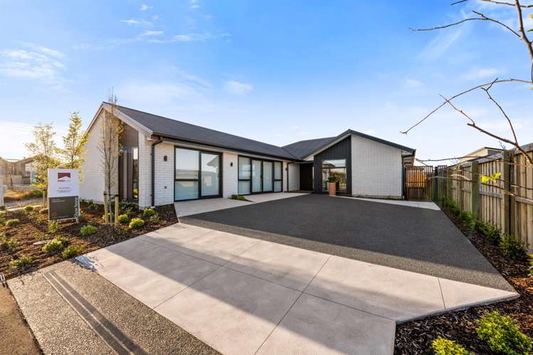 3 Earlsbrook Boulevard Lincoln_32