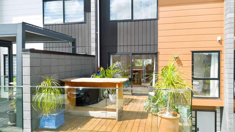 8 Meritage Lane Te Atatu South_20