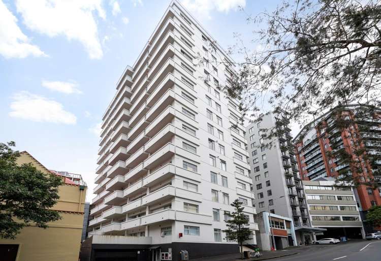 6A/32 Eden Crescent City Centre_6