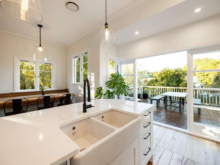 214 River Road_5