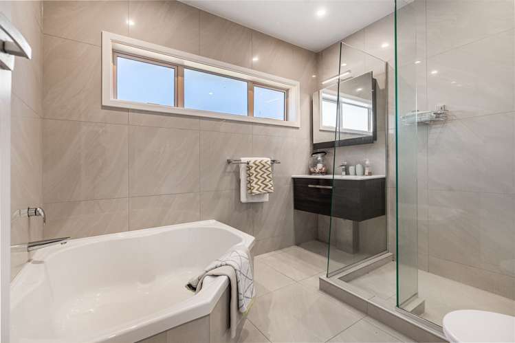 1/201 Lake Road Belmont_11