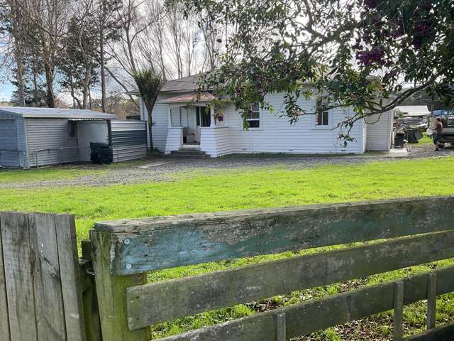LARGE COUNTRY HOME