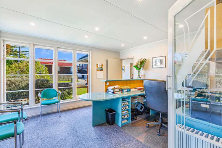 75 Titirangi Road New Lynn_9