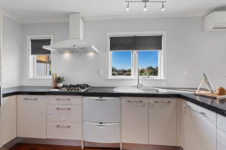 16 Kenmore Street Westown_6