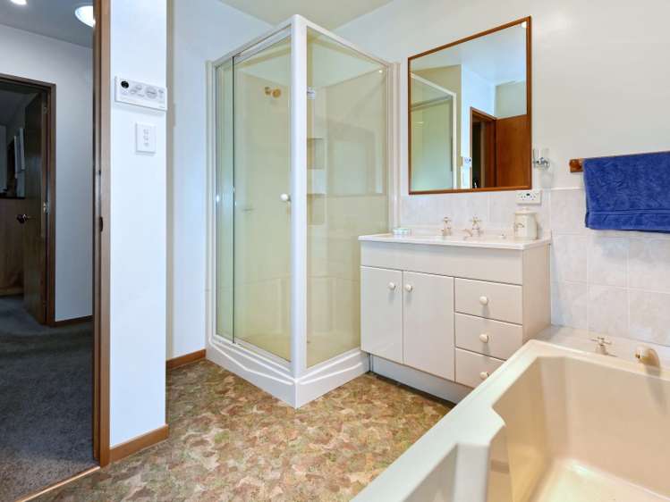 18 Devon Crescent Darfield_16