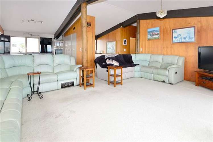 1022 Whangaparaoa Road Tindalls Beach_4