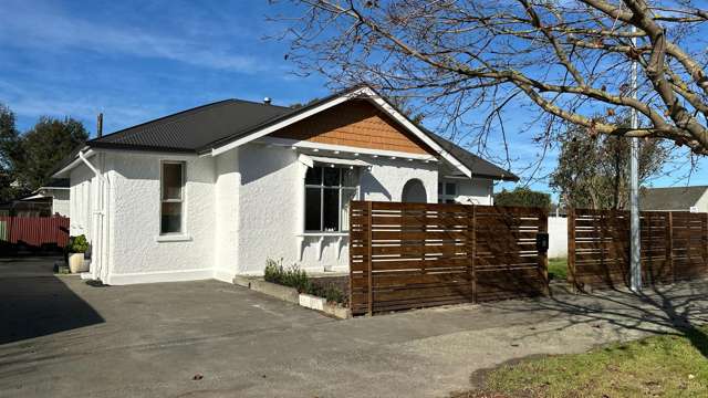 Expansive living with perfect rental potential