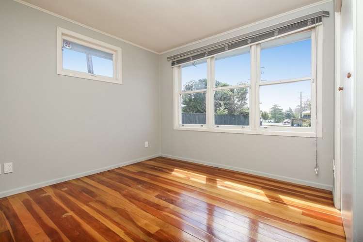 13 Rewarewa Road Te Atatu Peninsula_5