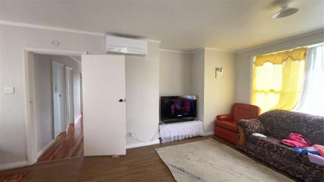 16 Bassett Street 10570_1