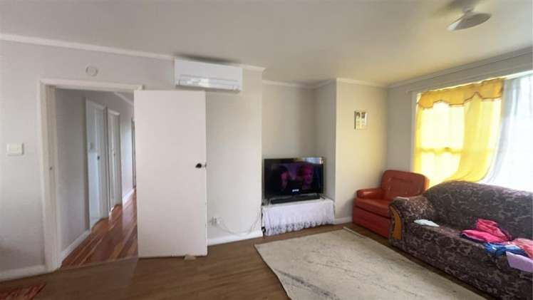 16 Bassett Street 10570_1