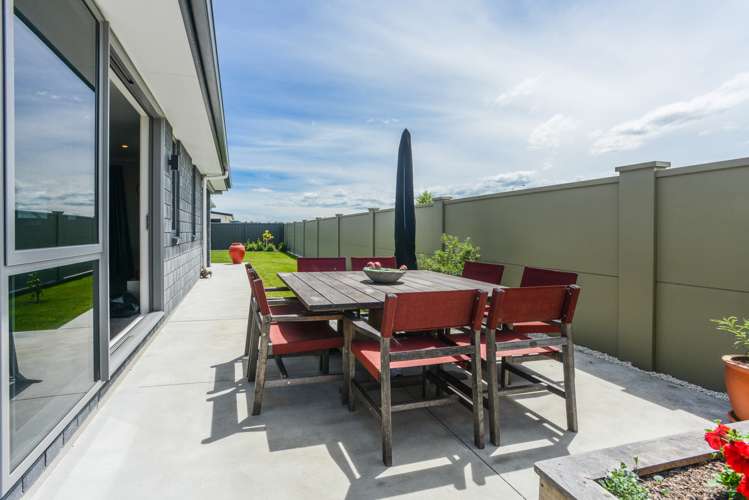 14 Pelorus Avenue Poraiti_16