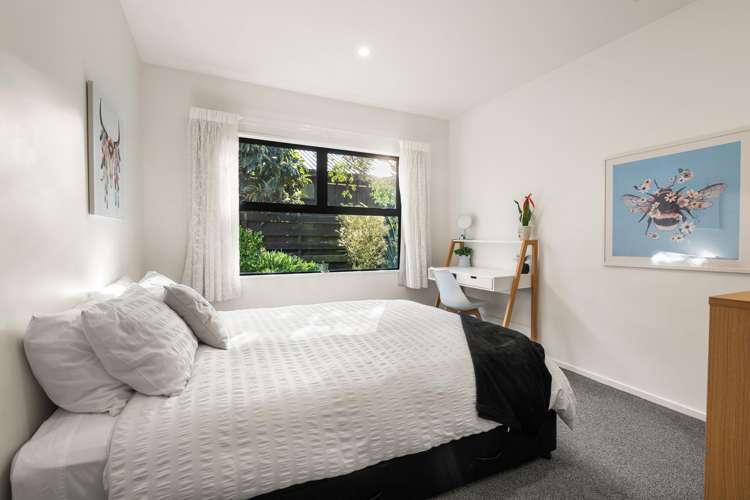 25 Main Road Redcliffs_23