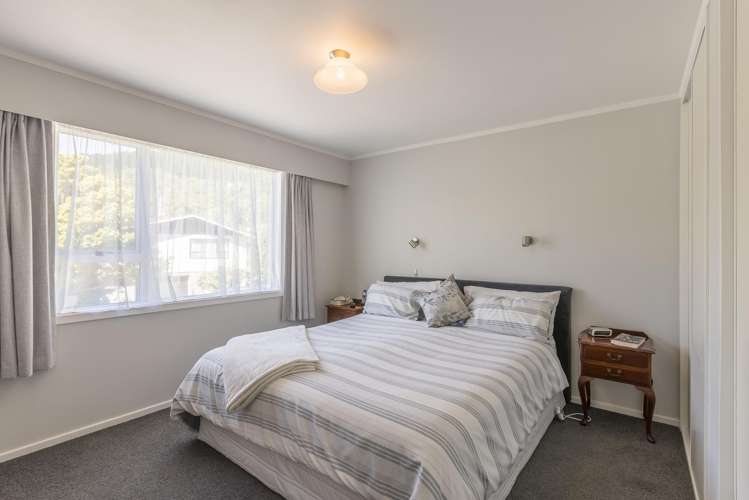 4 Sunrise Boulevard Tawa_11