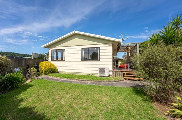 11 Simcox Street Otaki Beach_2