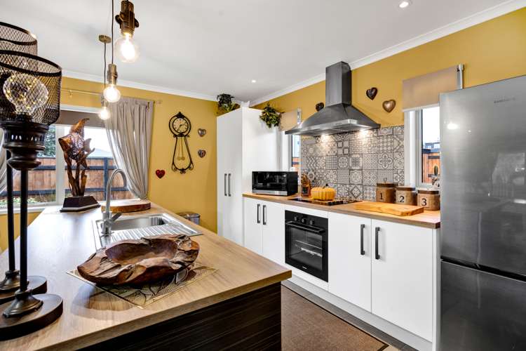 17 Hira Street Hawera_4