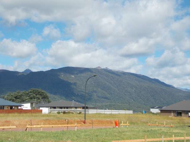 27 Pounamu Drive Te Anau_4