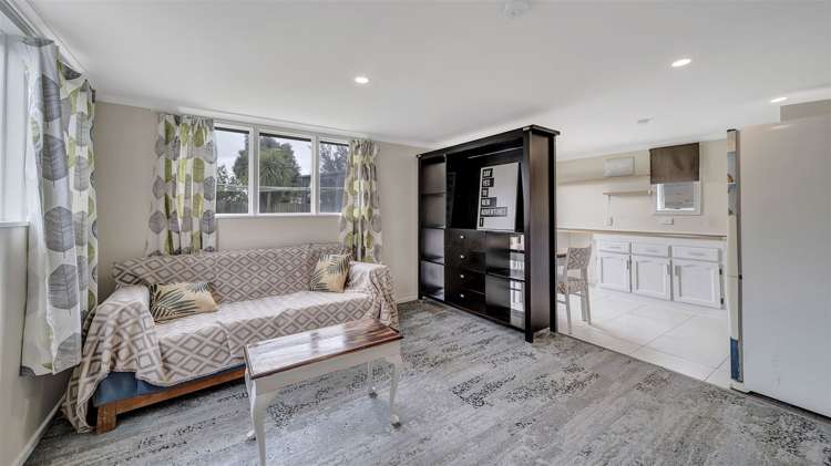 35 Avro Crescent Hornby_15