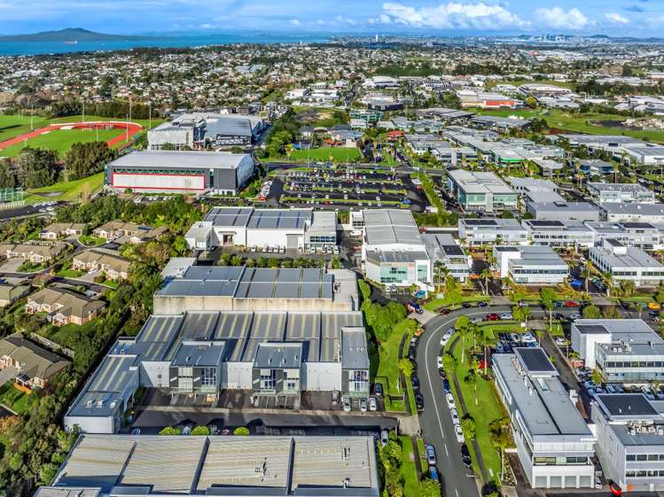 Unit 1/9 Orbit Drive Rosedale_14