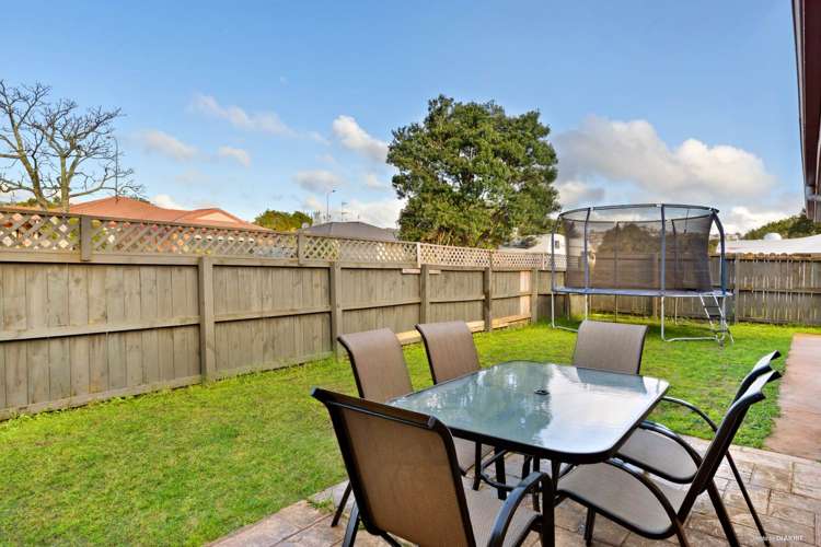 1 Watersfield Place Flat Bush_21