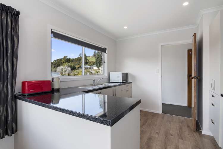 53 Eighty Eight Valley Road Wakefield_11