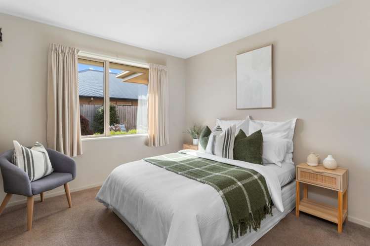 8 Bayliss Close Northwood_18