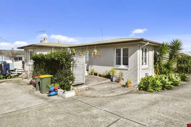 South Auckland rental home sells for almost $2m at 'packed to the rafters' auction