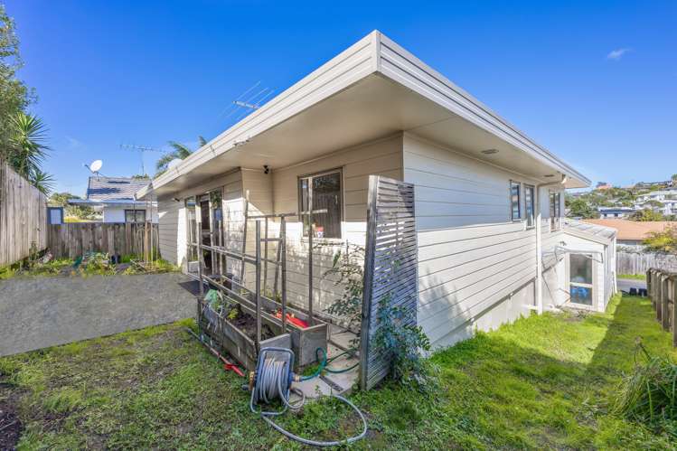 2/6 Knott Road Stanmore Bay_11