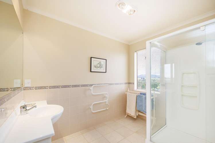 144 Pacific Drive Fitzherbert_21