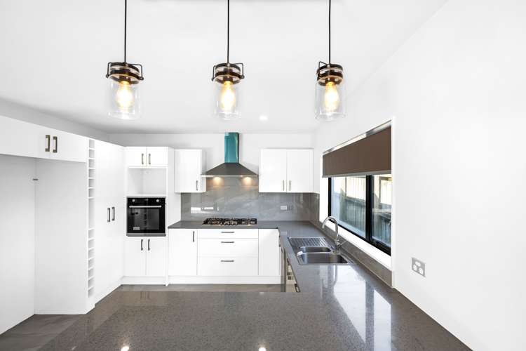 18a Riverpark Crescent Henderson_26