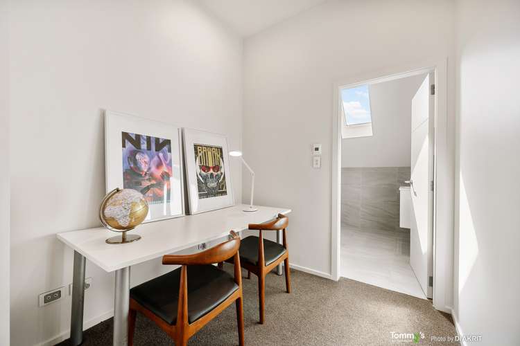 32 Lyall Parade Lyall Bay_13