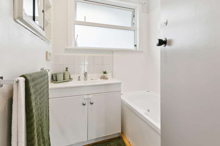45 Victory Crescent Tawa_14