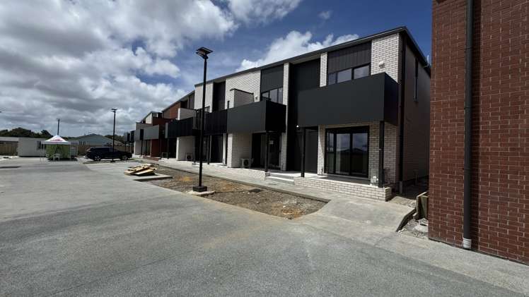 10-12 Humphreys Place_4