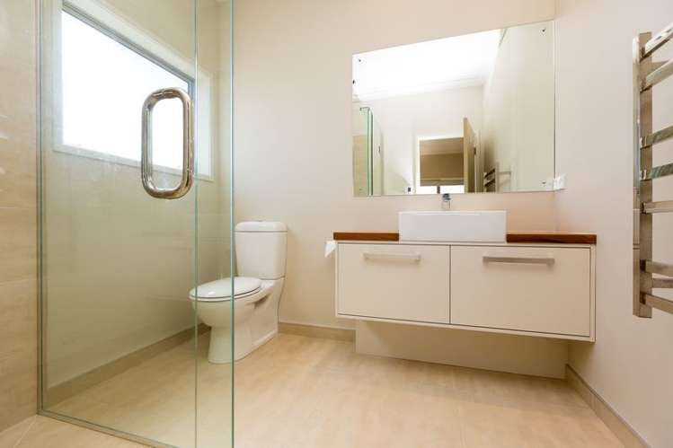 32 Links Drive Waiwhakaiho_40