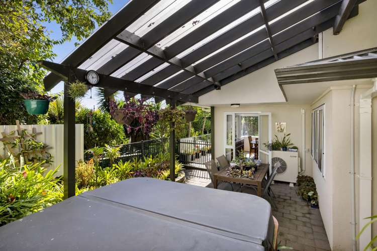 6 Mayfair Place Westown_9