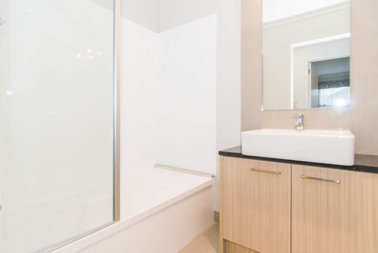 19 Hirimate Place Flat Bush_11