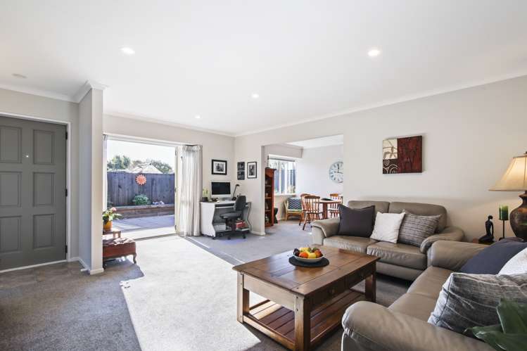 2/12 Giles Place Shirley_5