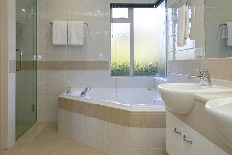 27 Te Urunga Place Acacia Bay_21