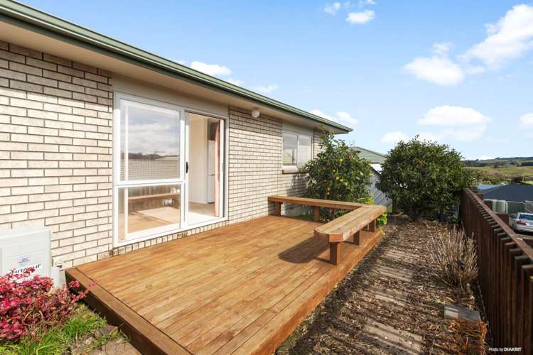 41/8 Village Place Tuakau_1