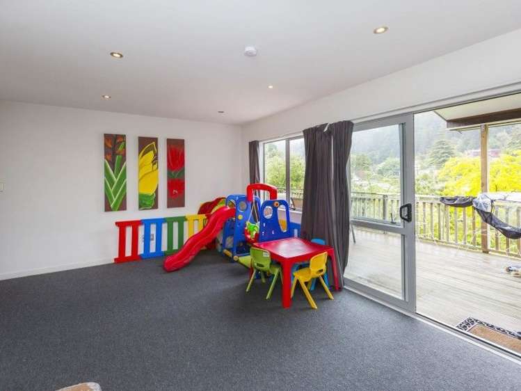 33 Forest Road Pinehaven_10