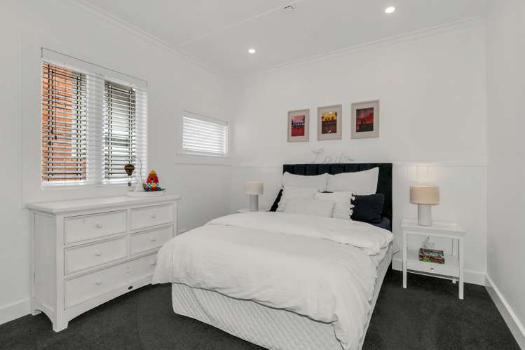 21 Dignan Street Point Chevalier_13