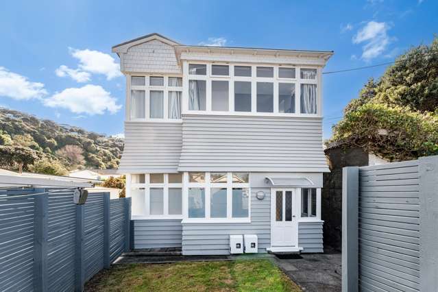 38 Rua Street Lyall Bay_1