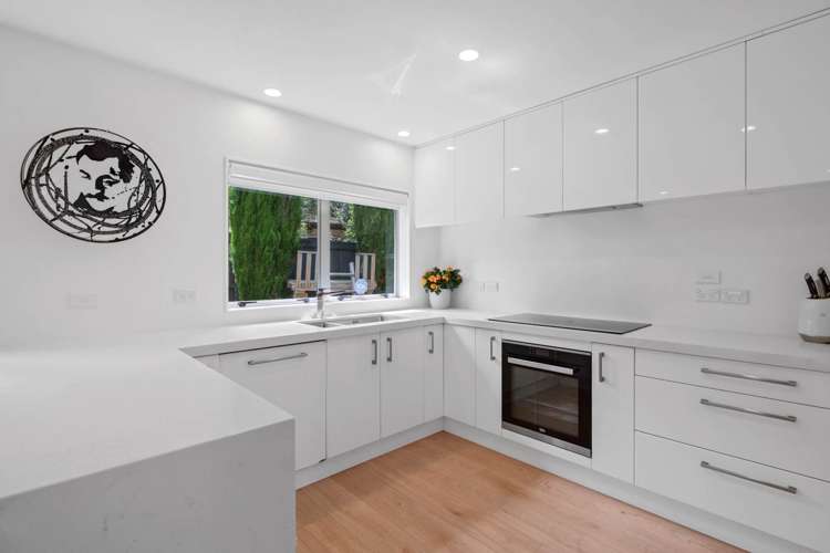 2/24 Alamein Avenue Belmont_5