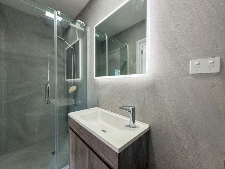 9c Sari Place Massey_13