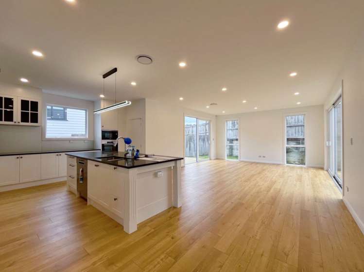 30 Kenmure Avenue 10877_3