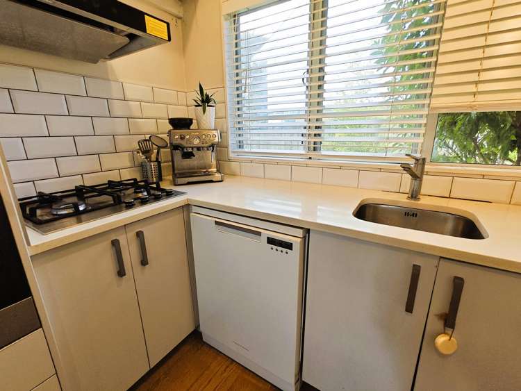 98 Oaktree Avenue Browns Bay_11